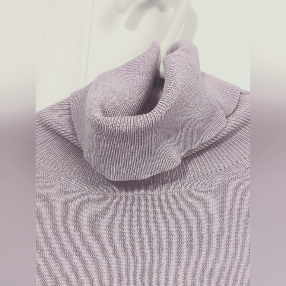 ✨ HOST PICK ✨ Long Lilac Turtleneck - Simons - Picture 3 of 6